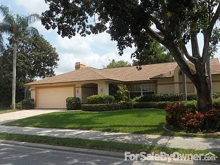 MAIN VIEW FROM STREET