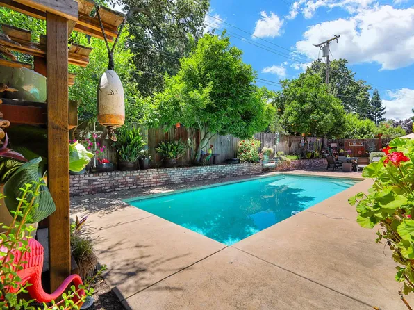 1213 Gary Way, Carmichael, CA 95608