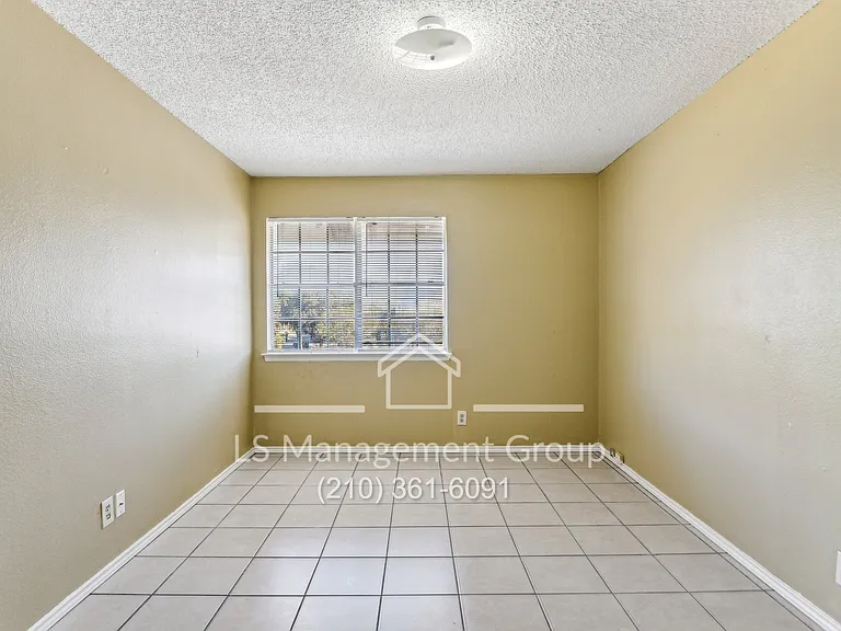 6702 Windsor Holw — Photo 6