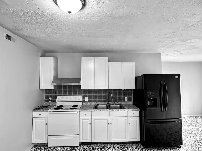 5132 W Caven St — Photo 6