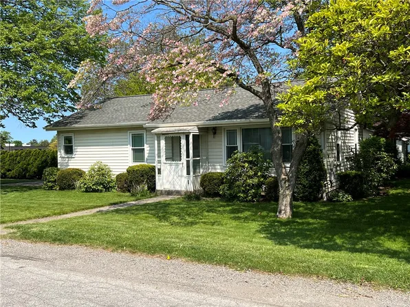 3328 Pacific Ave, Erie, PA 16506