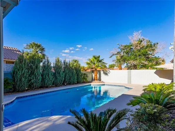 7800 Four Seasons Dr, Las Vegas, NV 89129