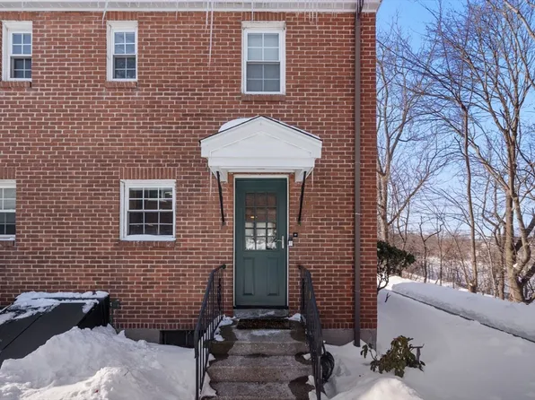 39 Charlesbank Rd #39, Newton, MA 02458
