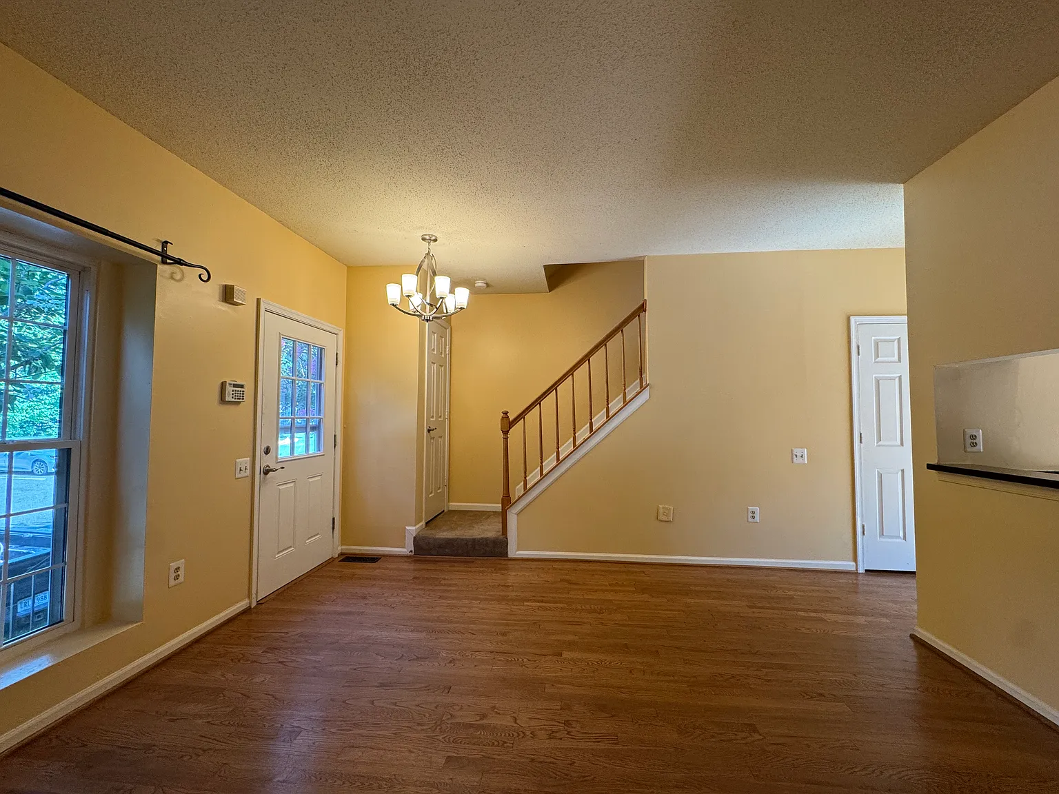 2 bed, 1.5 bath, 936 sqft, $2,699 — Photo 1