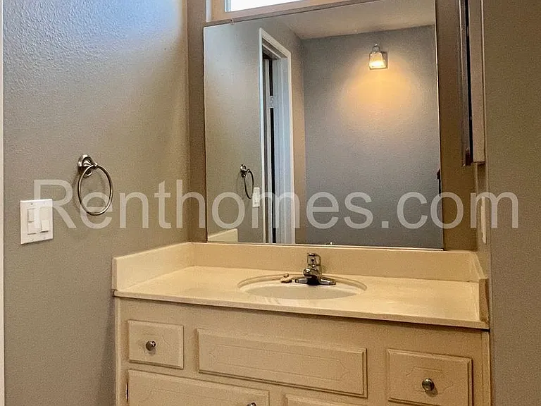 1426 Kingston Dr — Photo 15