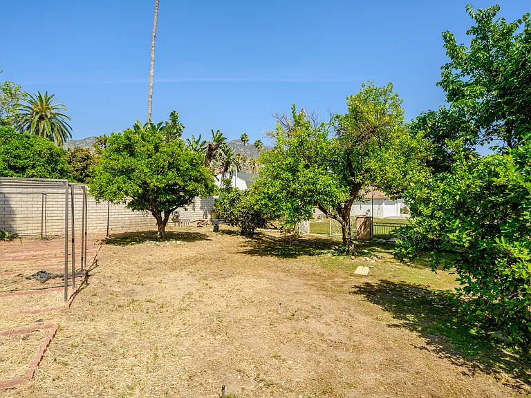 1635 Grandview Ave — Photo 35