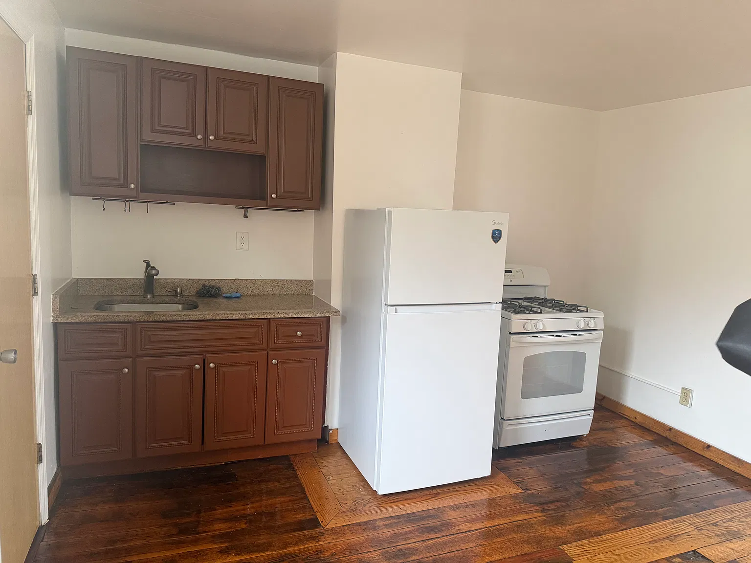 2 bed, $2,100 — Photo 2