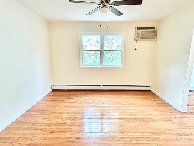 164 Rossiter Ave #1 — Photo 7