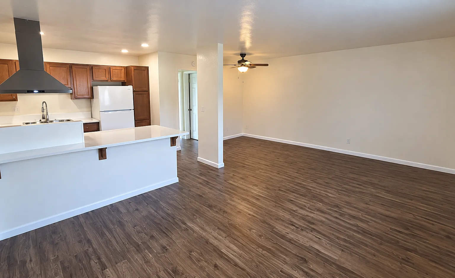 1304 Roxanne Dr - 13 — Photo 3