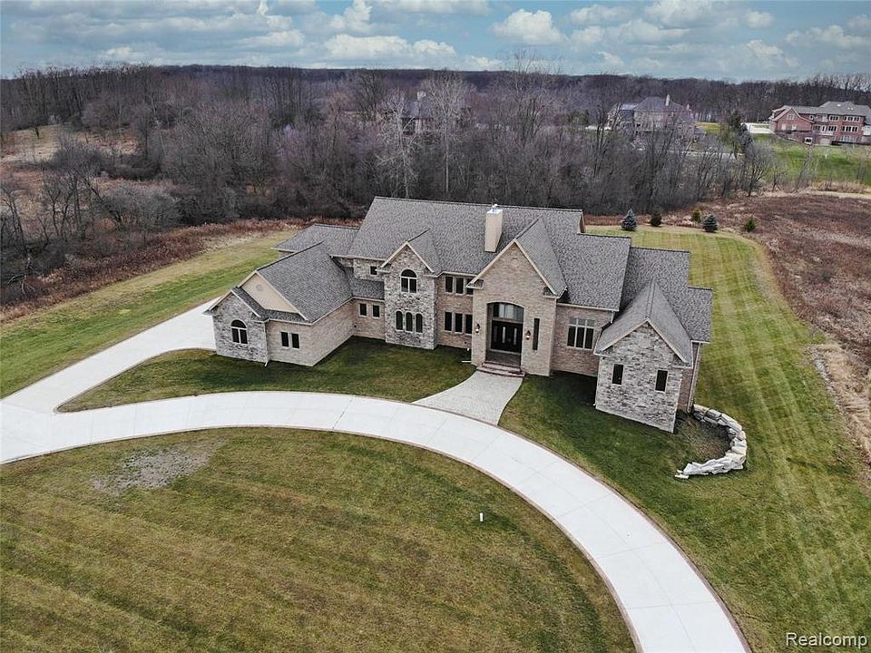 8498 Highgrove Ct, Grand Blanc, MI 48439 MLS 2220001687 Zillow