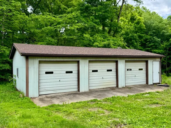 4666 S Pine Ridge Rd, Birdseye, IN 47513