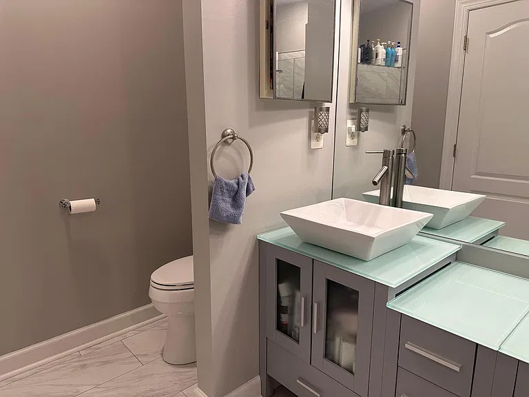 Newly renovated Master bath, double vanity, custom glass shower, bath