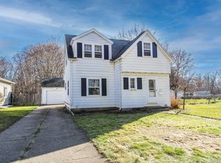 613 Portage Ave, Three Rivers, MI 49093