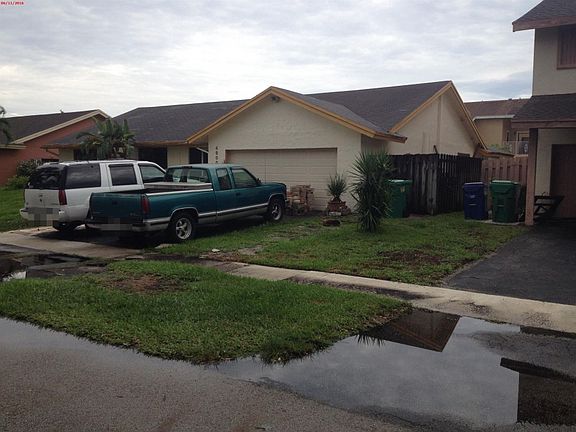 3rd image of 4900 NW 72nd Ter