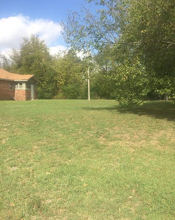 2nd image of 422 W Southside Blvd
