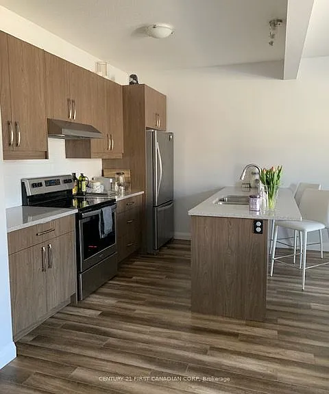 827 Kleinburg Dr E — Photo 2