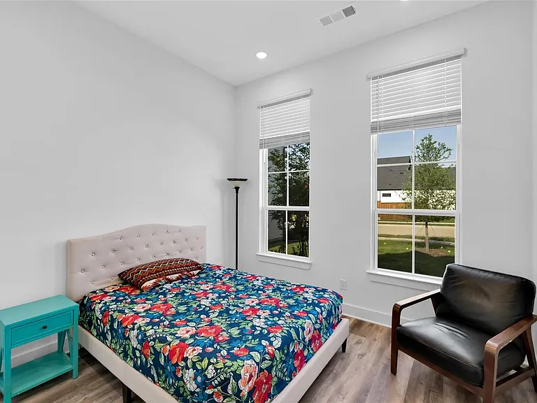 6720 Stags Run — Photo 8