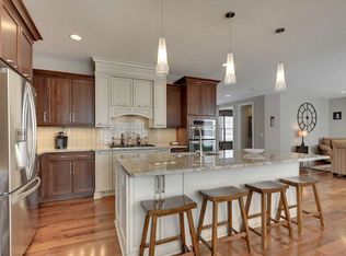 5130 Upland Ln N, Plymouth, MN 55446