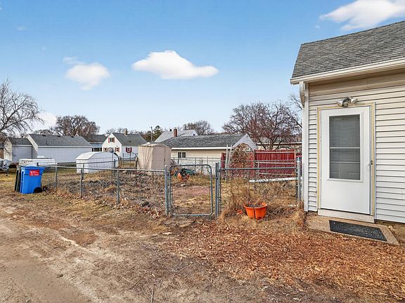 5th image of 1013 2nd Ave NW