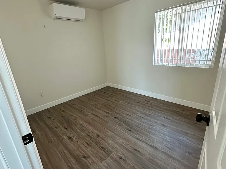 13187 Splendora Ave #13185-3/4 — Photo 6