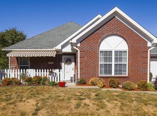 6305 Red Apple Rd, Louisville, KY 40219