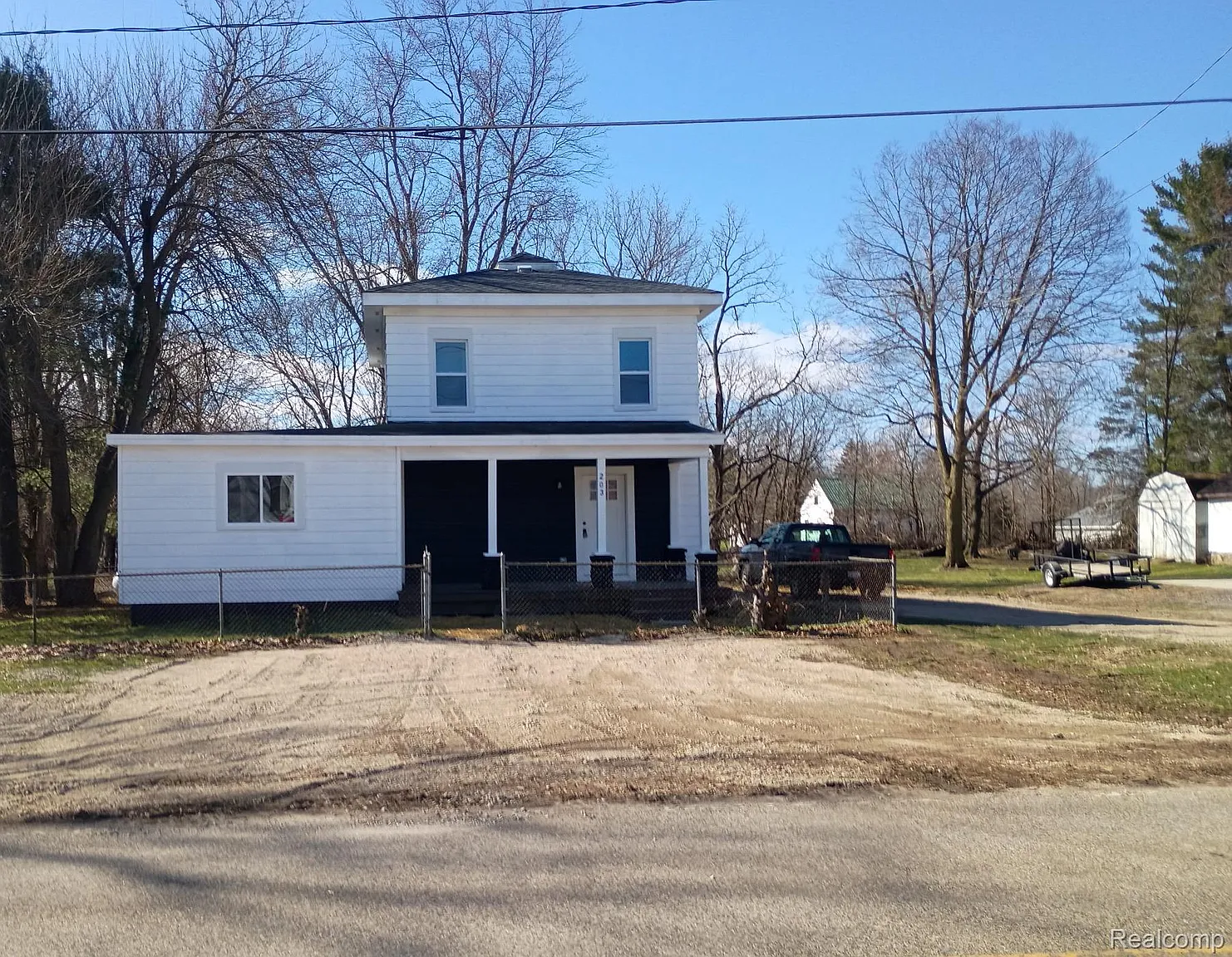 203 E Commercial St photo 1