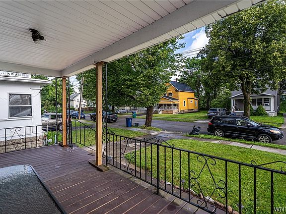 4th image of 29 Wade Ave