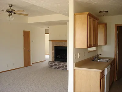 750 Olive St — Photo 3