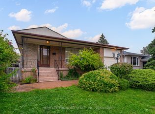 62 Clark Ave #B, Markham, ON L3T1S5