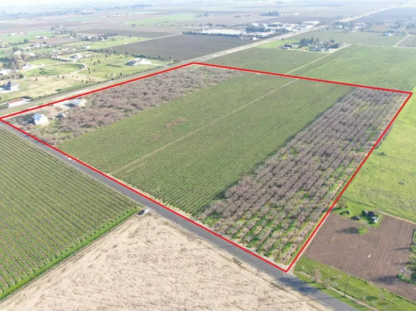 5954 E Hogan Ln, Lodi, CA 95240