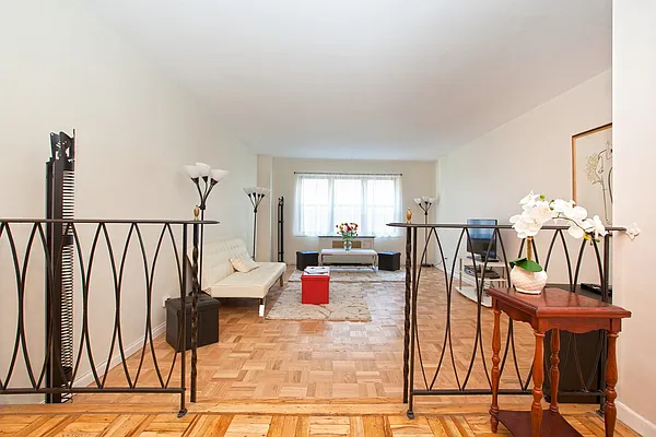 Sold by NextStopNY | media 10