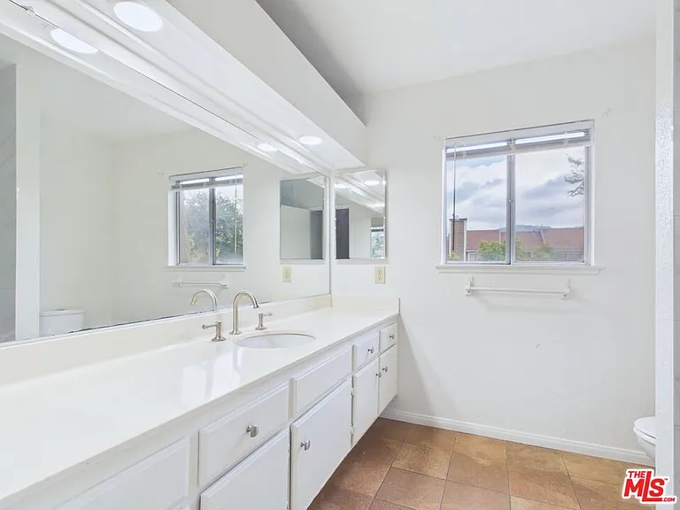1937 Glenoaks Blvd #150 — Photo 20