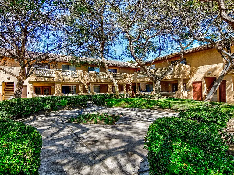 La Jolla Nobel — Photo 27