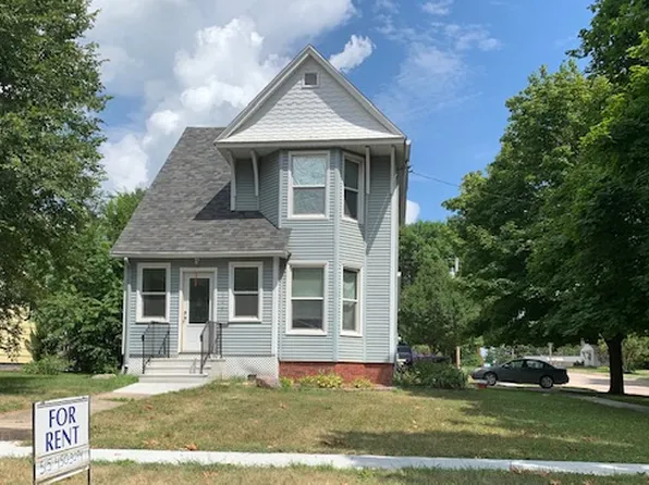605 10th St, Nevada, IA 50201
