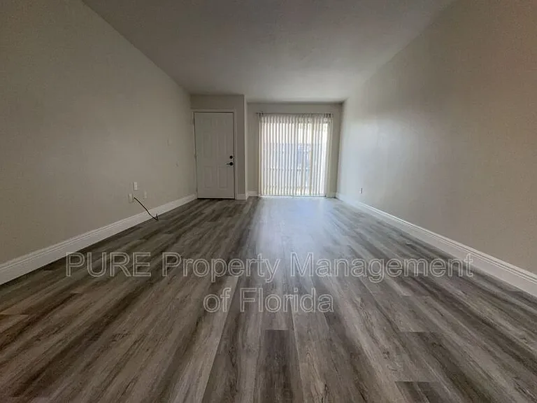 5485 SE 30th Pl #C — Photo 3