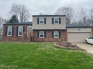 1030 Rollingwood Ln, Goshen, KY 40026