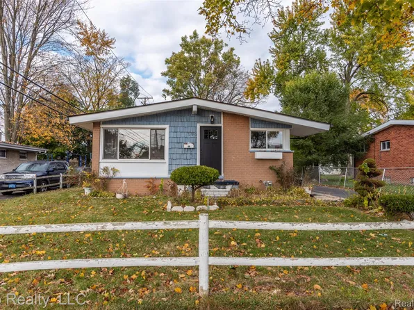 399 Boyd St, Pontiac, MI 48342