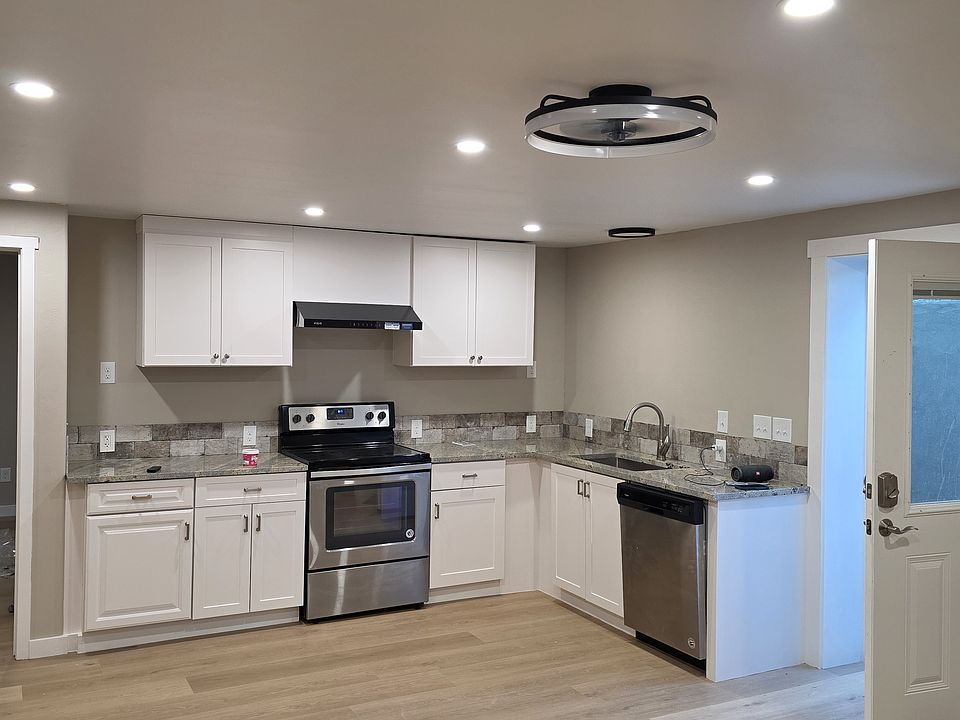 1st image of 5672 Ketch Ln