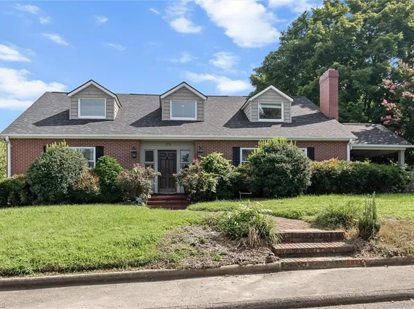 124 Orchard St, Mount Airy, NC 27030