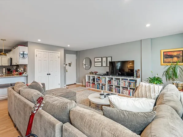 162-40 Ninth Avenue image 7 of 28