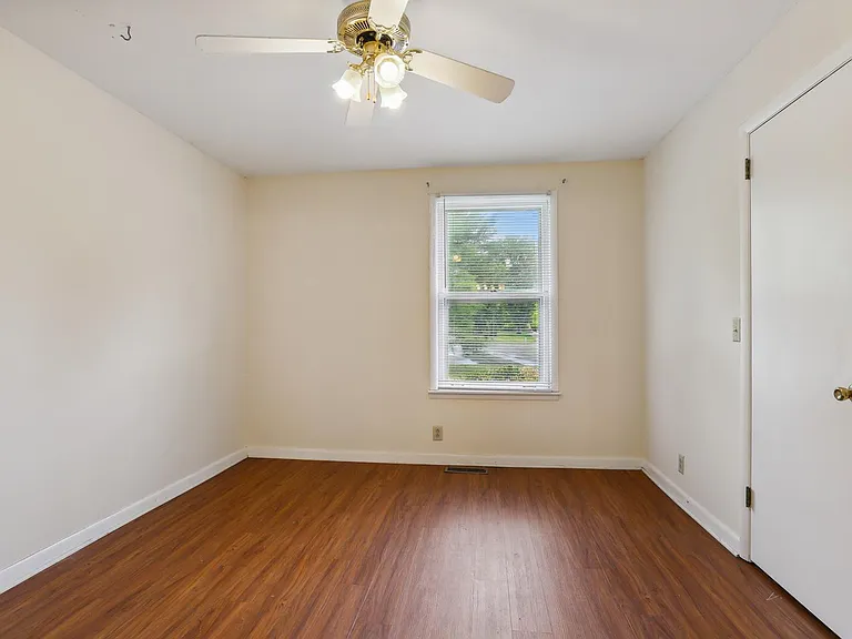 8218 Falmouth Ct — Photo 18