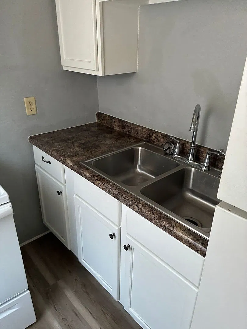 2601 Broadway — Photo 3