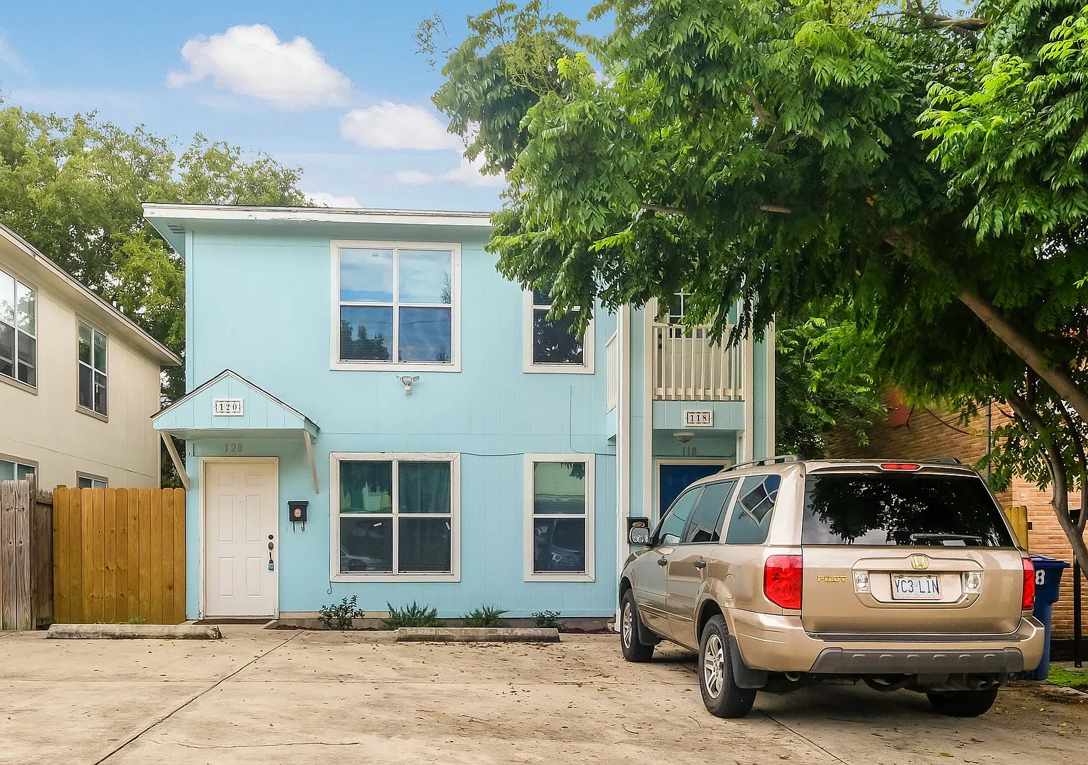 Prime Alamo Heights Second Story Duplex — Photo 1