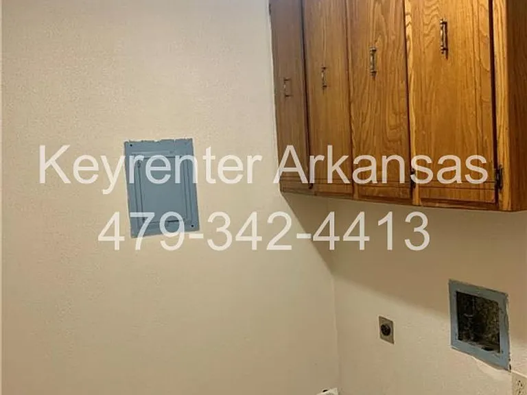 2607 Lee St — Photo 21