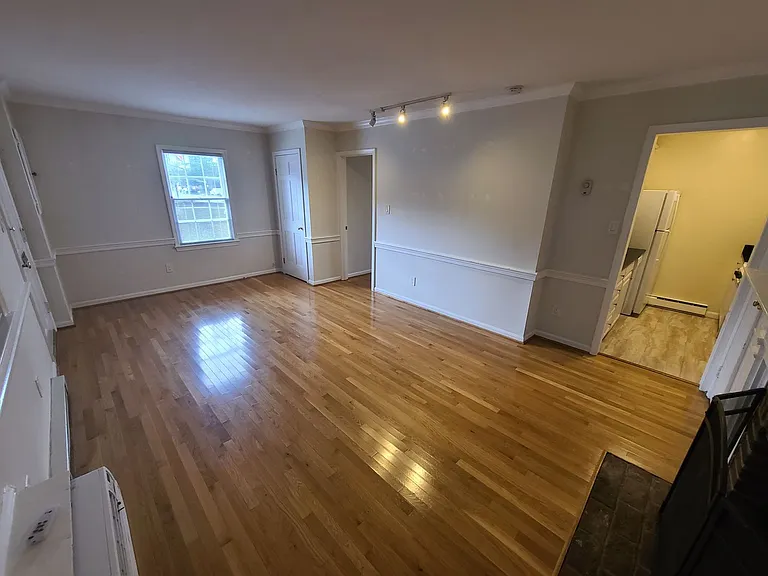321 Wilkes St — Photo 11