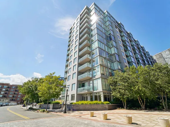 9 Avenue At Port Imperial image 2 of 47