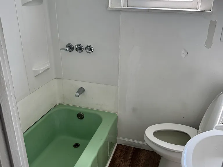48 Cowing St #1 — Photo 4