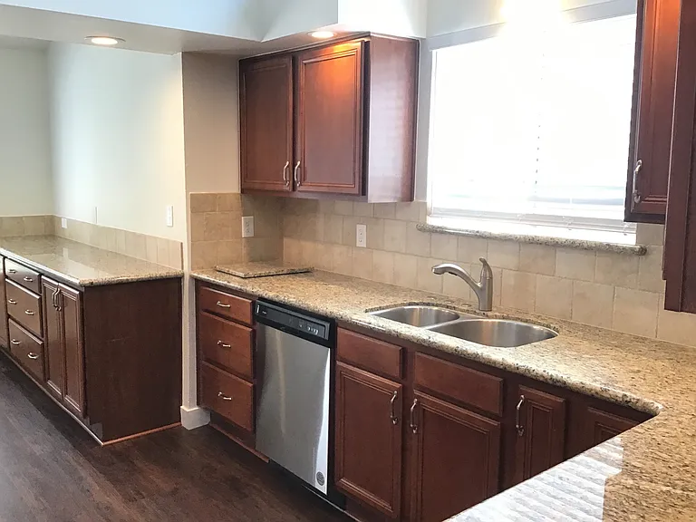 2244 Stone View Dr — Photo 5