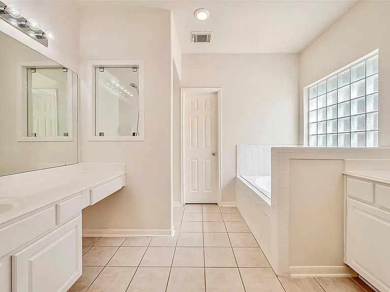 5506 Flower Grove Ct — Photo 18