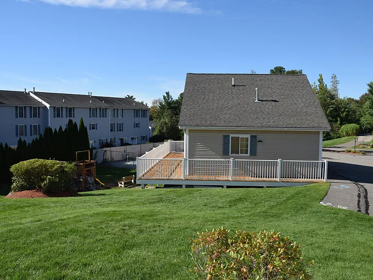 27 Georgetown Dr — Photo 17